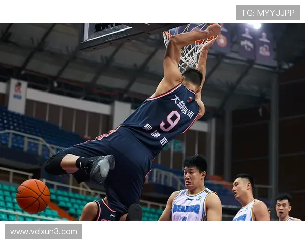 秘鲁甲联盟大学换帅：新帅走马上任开启重建之路